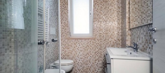 3 rooms Apartment in Rome, Italy No. 19237 13