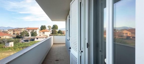 3 rooms Apartment in Rome, Italy No. 19237 5