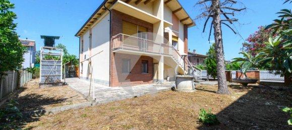 Villa de 6 dormitorios en Reggio Emilia, Italy No. 274654 2