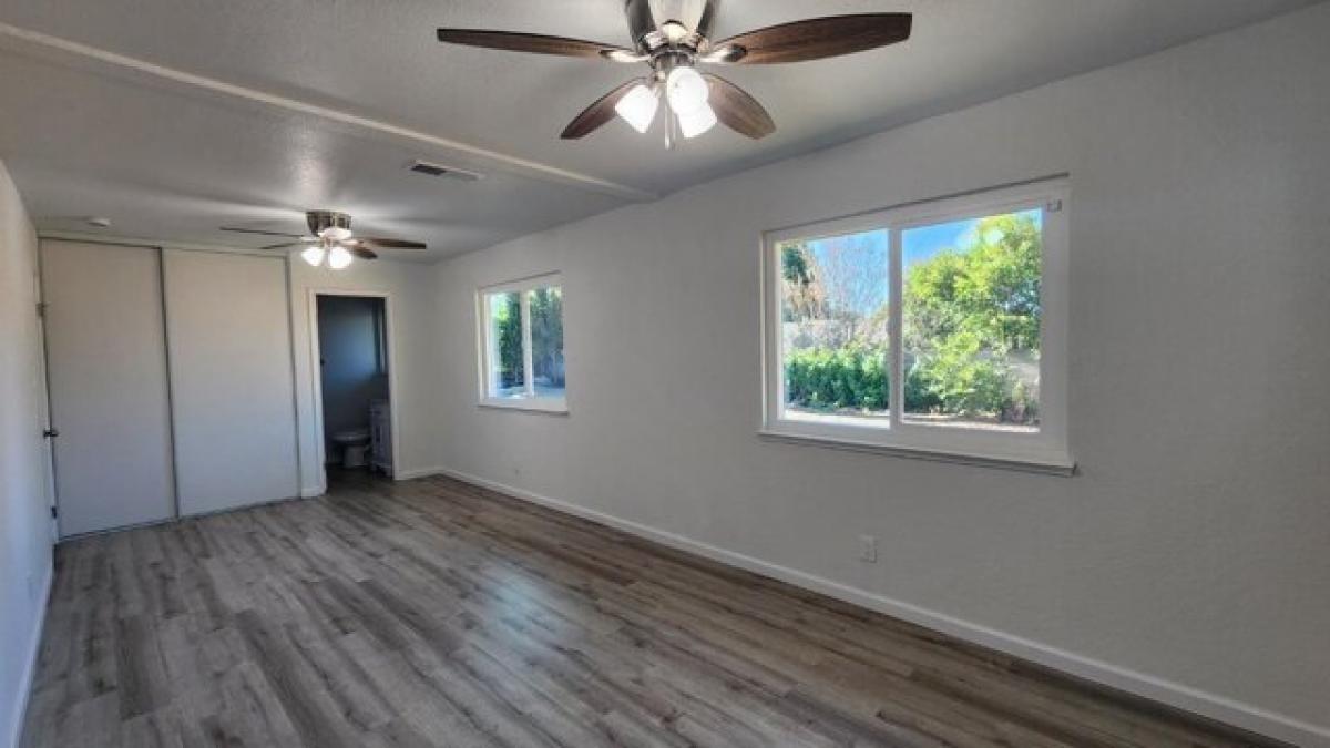 3 bedrooms House in North Highlands, USA No. 383765