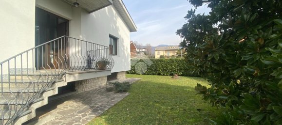 4-salle Villa à Villa d'Almè, Italy No. 4569 9