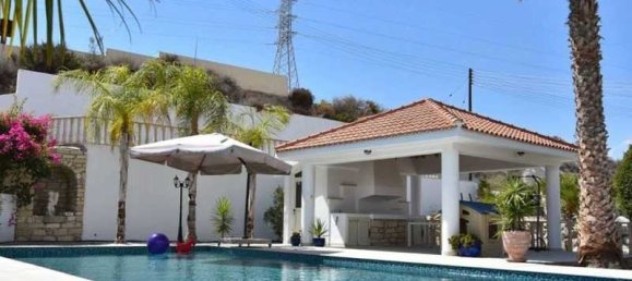 Villa de 4 dormitorios en Pyrgos, Cyprus No. 13844 7