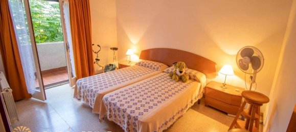 4 bedrooms House in Coma-Ruga, Spain No. 354 10