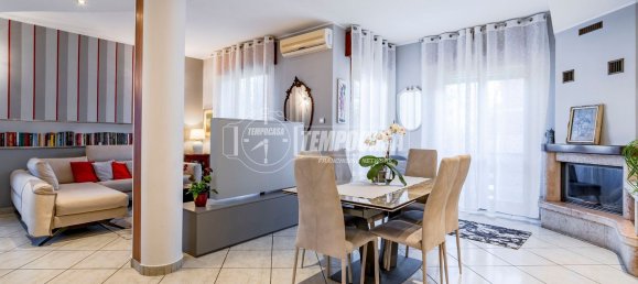 4-salle Duplex à Caronno Pertusella, Italy No. 287755 37