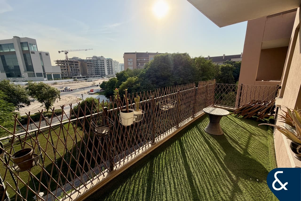 2 bedrooms Apartment in Motor City, UAE No. 109677