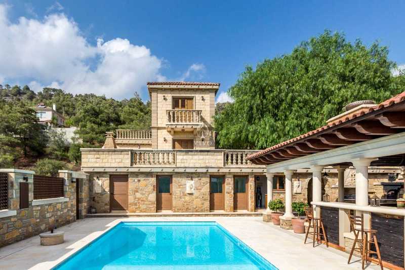 4 غرف نوم عقار تجاري في Moniatis, Cyprus رقم 19199