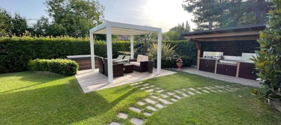 8 rooms Villa in Castelnuovo Rangone, Italy No. 102592 8