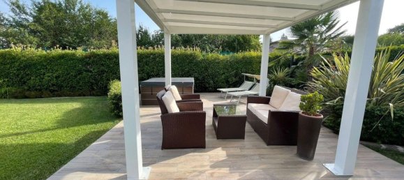 8 rooms Villa in Castelnuovo Rangone, Italy No. 102592 6