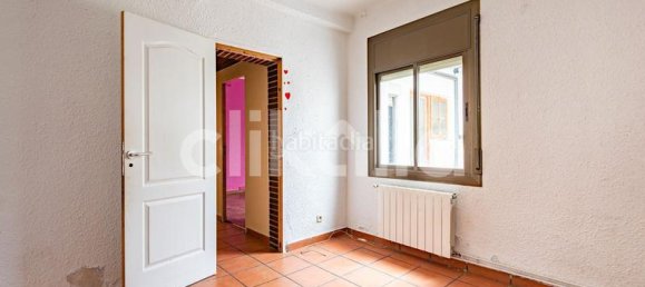 3 bedrooms Apartment in Santa Coloma de Gramenet, Spain No. 81575 9