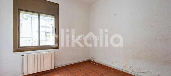 3 bedrooms Apartment in Santa Coloma de Gramenet, Spain No. 81575 8