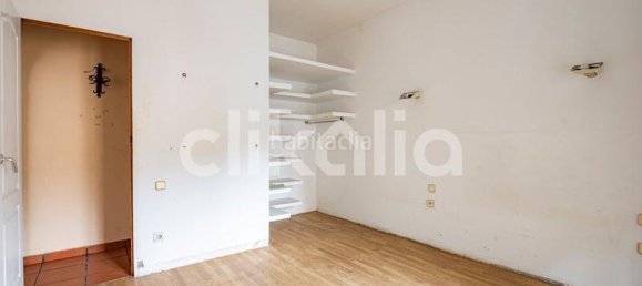 3 bedrooms Apartment in Santa Coloma de Gramenet, Spain No. 81575 17