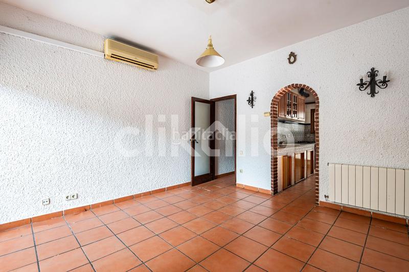 3 bedrooms Apartment in Santa Coloma de Gramenet, Spain No. 81575