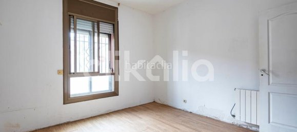 3 bedrooms Apartment in Santa Coloma de Gramenet, Spain No. 81575 15