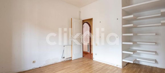 3 bedrooms Apartment in Santa Coloma de Gramenet, Spain No. 81575 16