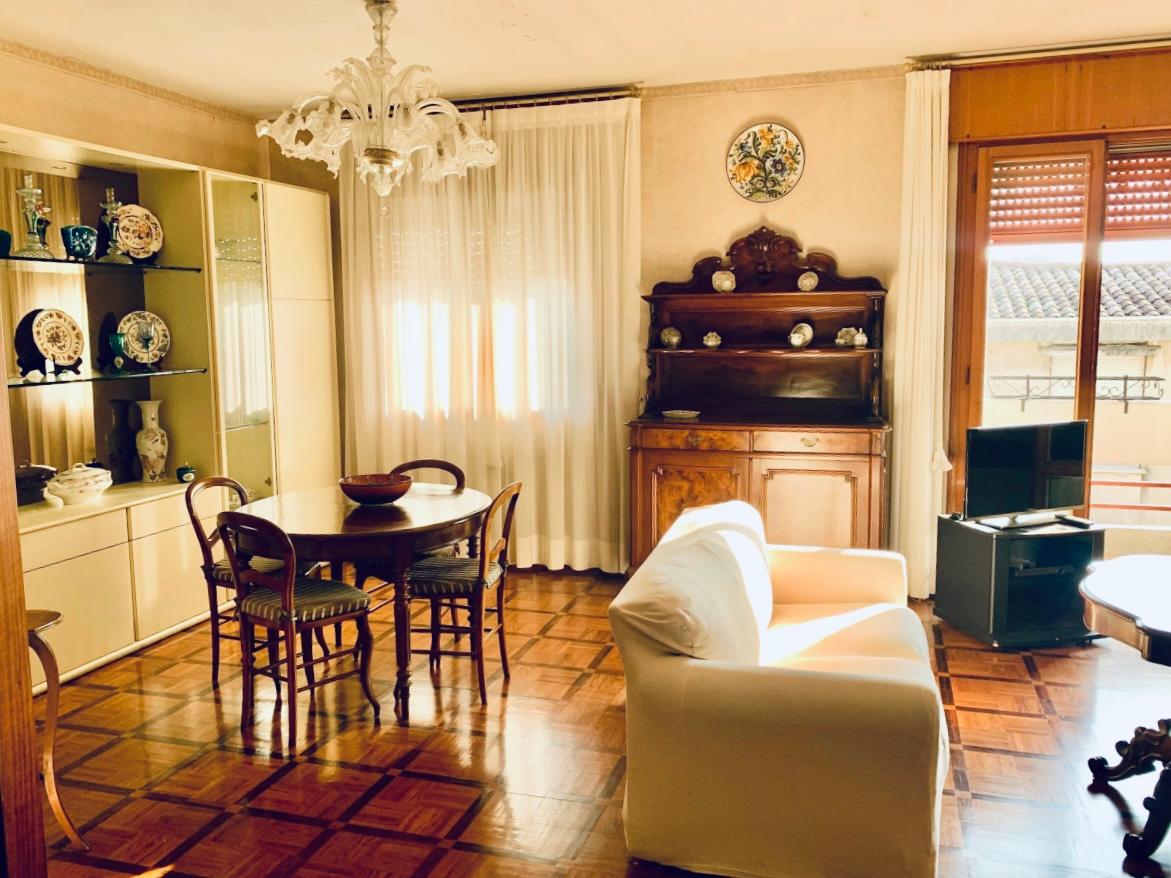 7-salle Duplex à Padua, Italy No. 9453