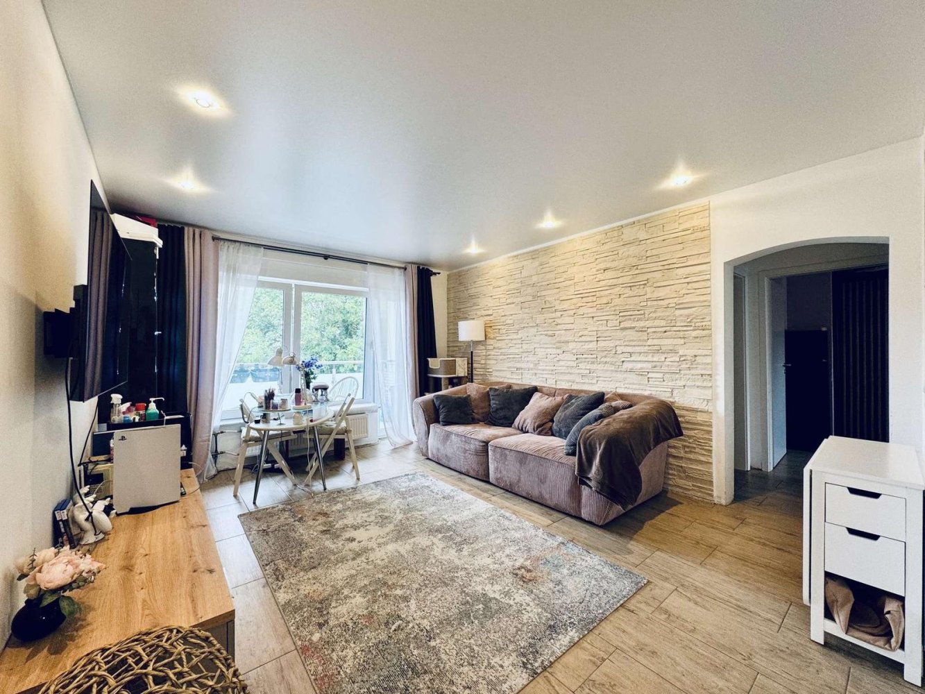 Квартира с 2 спальнями в Нойс, Германия № 288734