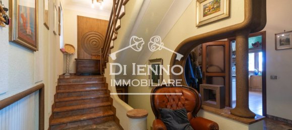5 bedrooms Villa in Rome, Italy No. 345686 9