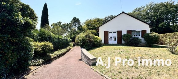 4 bedrooms Villa in Dreux, France No. 244766 2