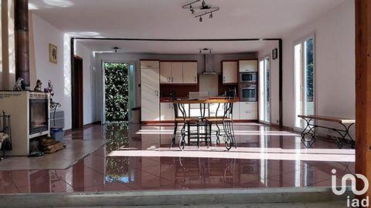 Дом с 5 спальнями в Баньо, Франция № 7188