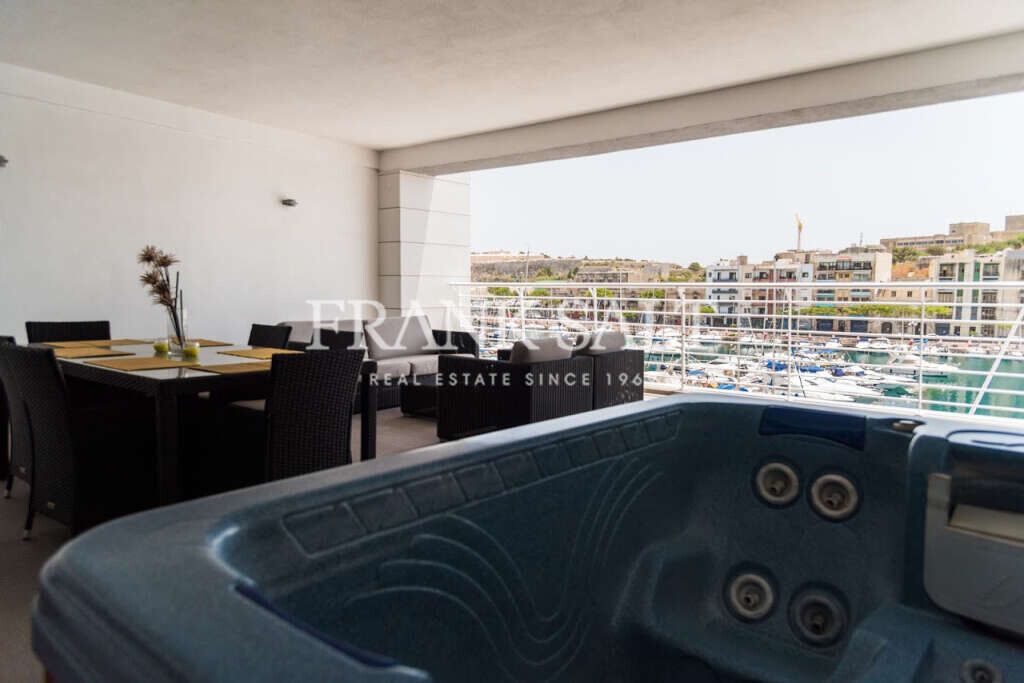 Apartamento T3 em Ta' Xbiex, Malta N.º 3686