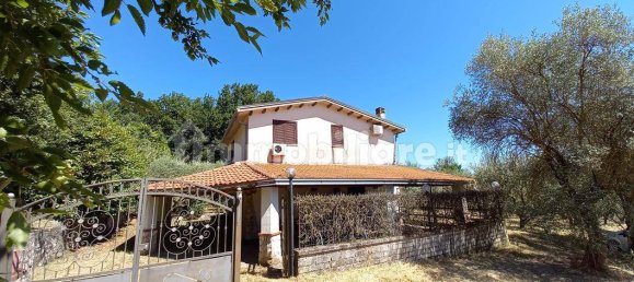 4 bedrooms Villa in Morolo, Italy No. 86673 2