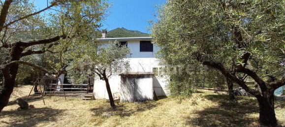 4 bedrooms Villa in Morolo, Italy No. 86673 4