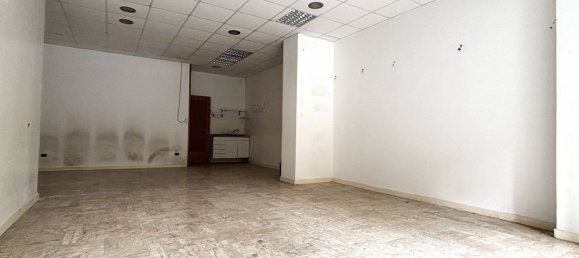 60m² Commercial property in Avellino, Italy No. 303632 4