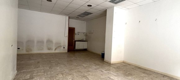 60m² Commercial property in Avellino, Italy No. 303632 7