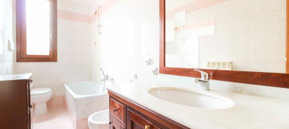 6 غرف نوم فيلا في Quarto d'Altino, Italy رقم 316008 19