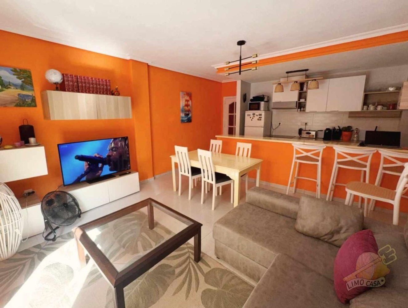 Apartamento de 3 dormitorios en Torrevieja, Spain No. 240233