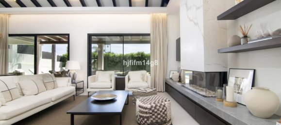 3 bedrooms Villa in Marbella, Spain No. 73287 10