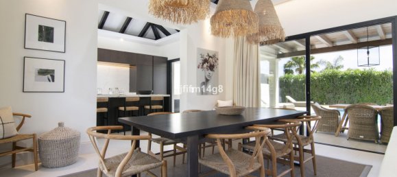 3 bedrooms Villa in Marbella, Spain No. 73287 12