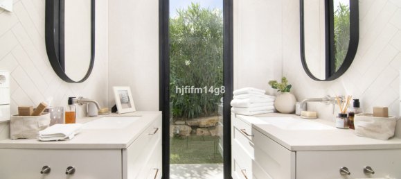 3 bedrooms Villa in Marbella, Spain No. 73287 25