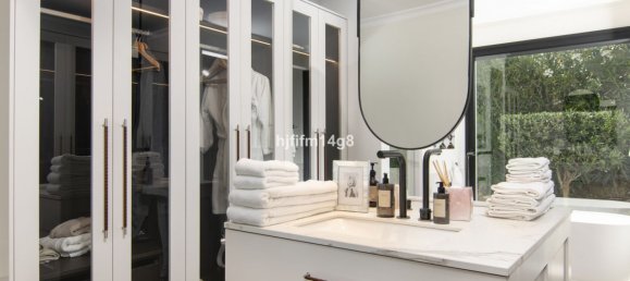 3 bedrooms Villa in Marbella, Spain No. 73287 19