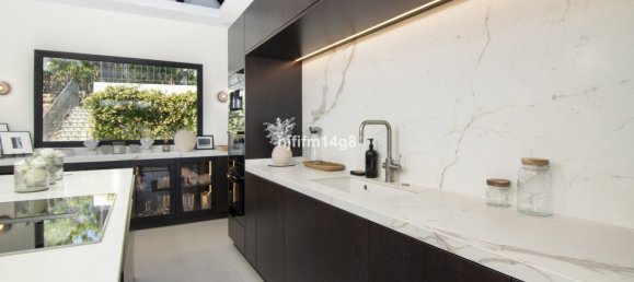 3 bedrooms Villa in Marbella, Spain No. 73287 14