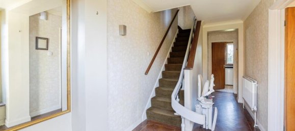 4 bedrooms House in Bushey, United Kingdom No. 6191 10