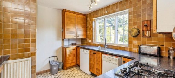 4 bedrooms House in Bushey, United Kingdom No. 6191 4