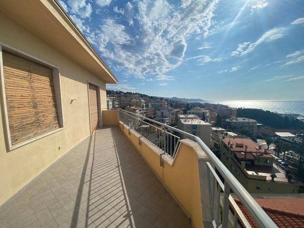 6 rooms Penthouse in Sanremo, Italy No. 118327