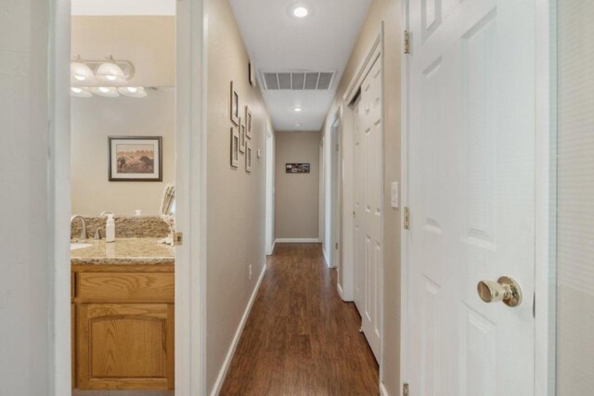 3 bedrooms House in Visalia, USA No. 436879