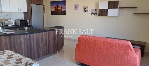 2 bedrooms Penthouse in Marsaskala, Malta No. 8424 2