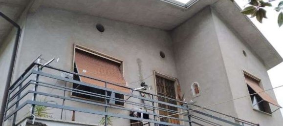 Квартира с 5 комнатами в Капаннори, Италия № 189318 5