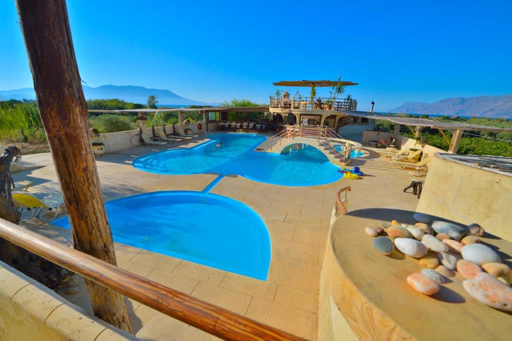 16 habitaciónes adosado en venta en Chania, Crete, Greece № 4364