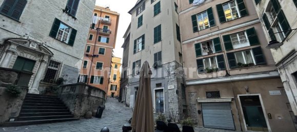 2 bedrooms Apartment in Genoa, Italy No. 35881 2