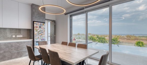 4 bedrooms Villa in Paralimni, Cyprus No. 9489 6