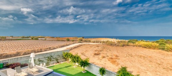 4 bedrooms Villa in Paralimni, Cyprus No. 9489 16