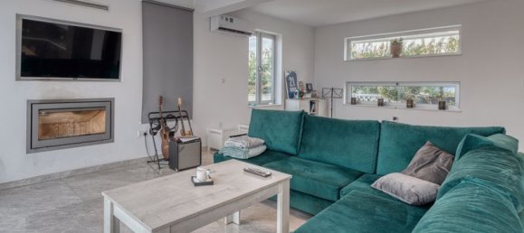 4 bedrooms Villa in Paralimni, Cyprus No. 9489 5