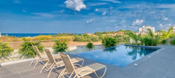 4 bedrooms Villa in Paralimni, Cyprus No. 9489 2