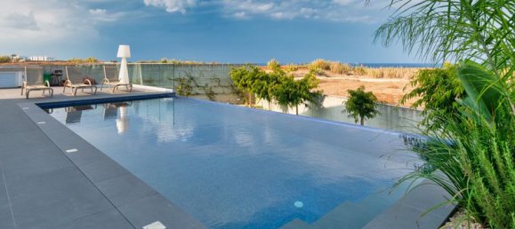 4 bedrooms Villa in Paralimni, Cyprus No. 9489 23