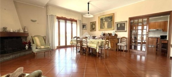 6 rooms Apartment in Casoria, Italy No. 279620 6