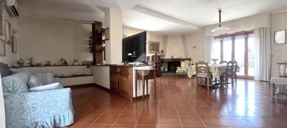 6 rooms Apartment in Casoria, Italy No. 279620 9